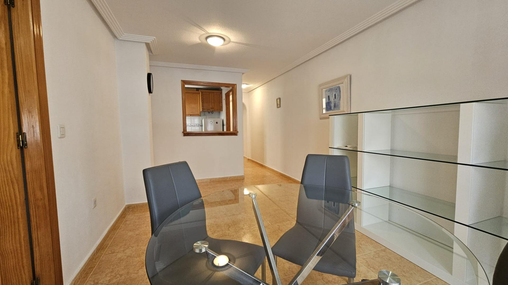 For sale - 2 Bedroom 1 Bathroom Apartment in Torrevieja - Curva Del Palangre  - Alicante