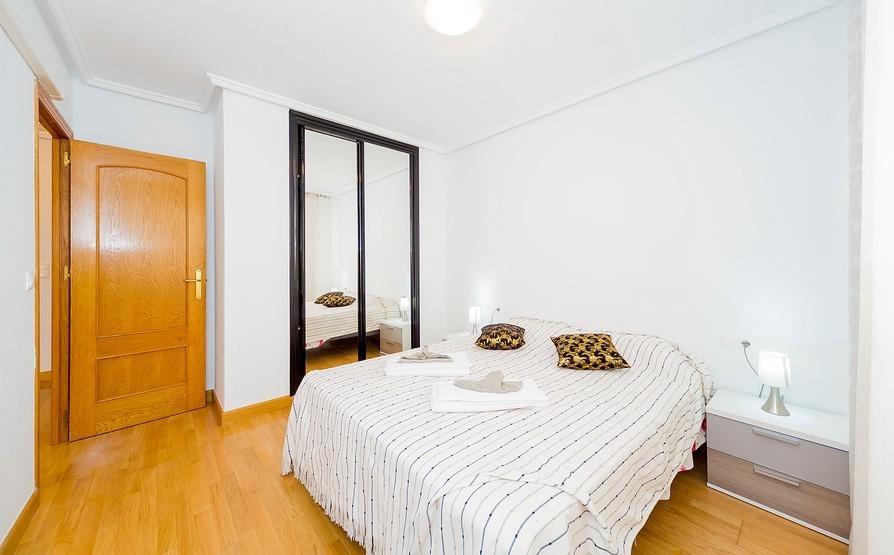 For sale - 2 Bedroom 1 Bathroom Apartment in Torrevieja - Playa Del Cura  - Alicante
