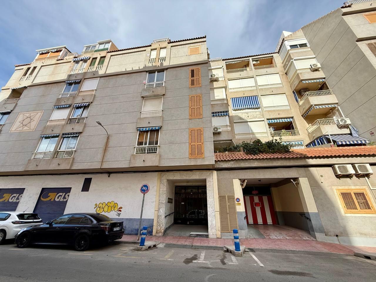 For sale - 2 Bedroom 1 Bathroom Apartment in Torrevieja - Acequion  - Alicante