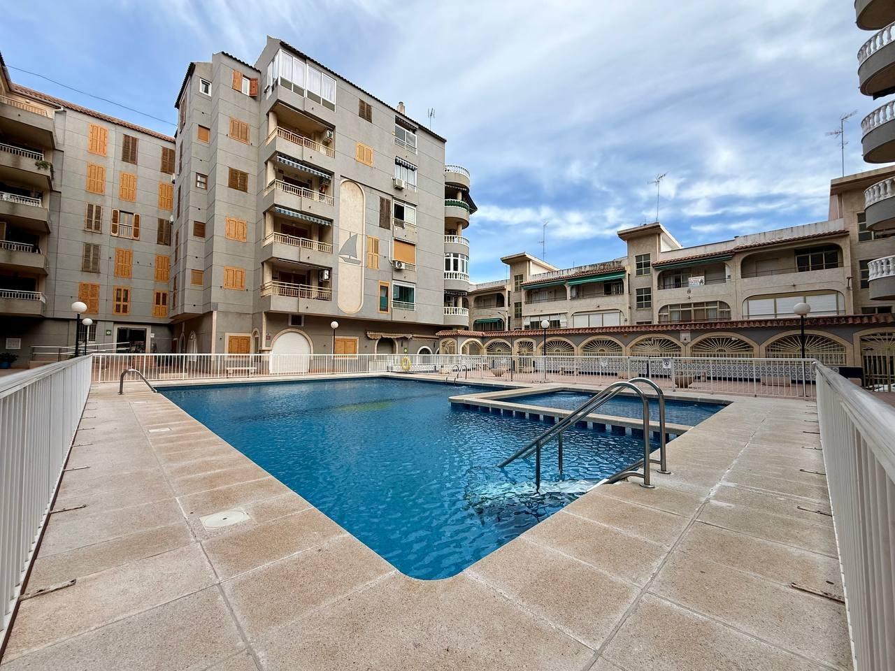 For sale - 2 Bedroom 1 Bathroom Apartment in Torrevieja - Acequion  - Alicante