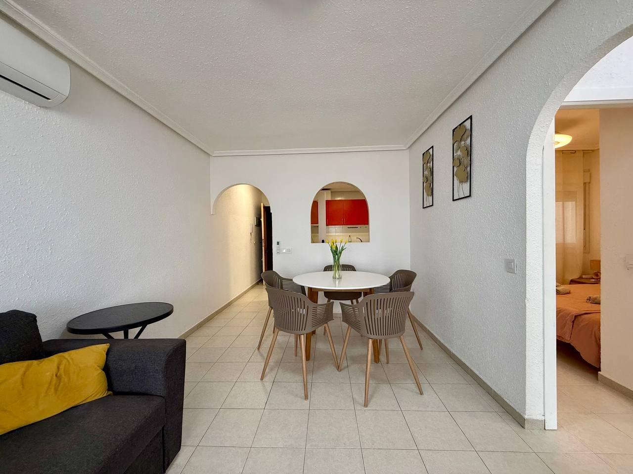 For sale - 2 Bedroom 1 Bathroom Apartment in Torrevieja - Acequion  - Alicante