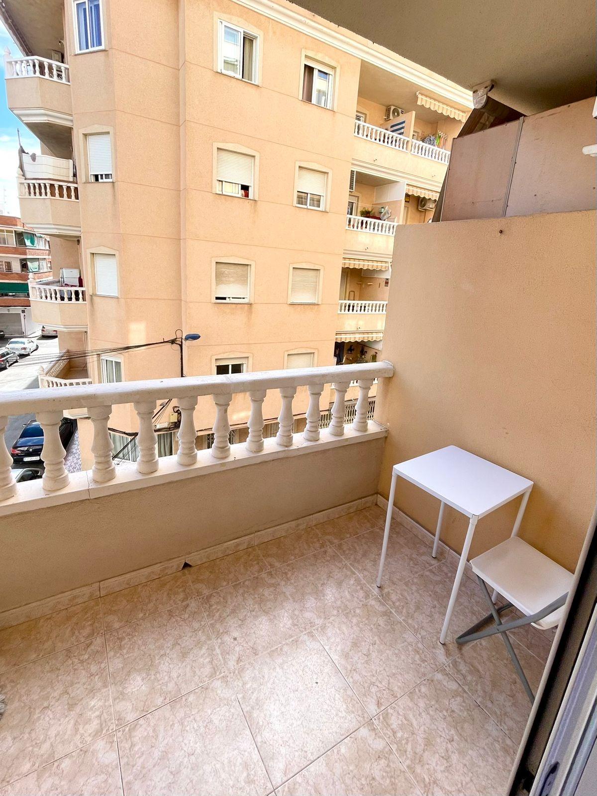 For sale - 2 Bedroom 1 Bathroom Apartment in Torrevieja - Centro  - Alicante