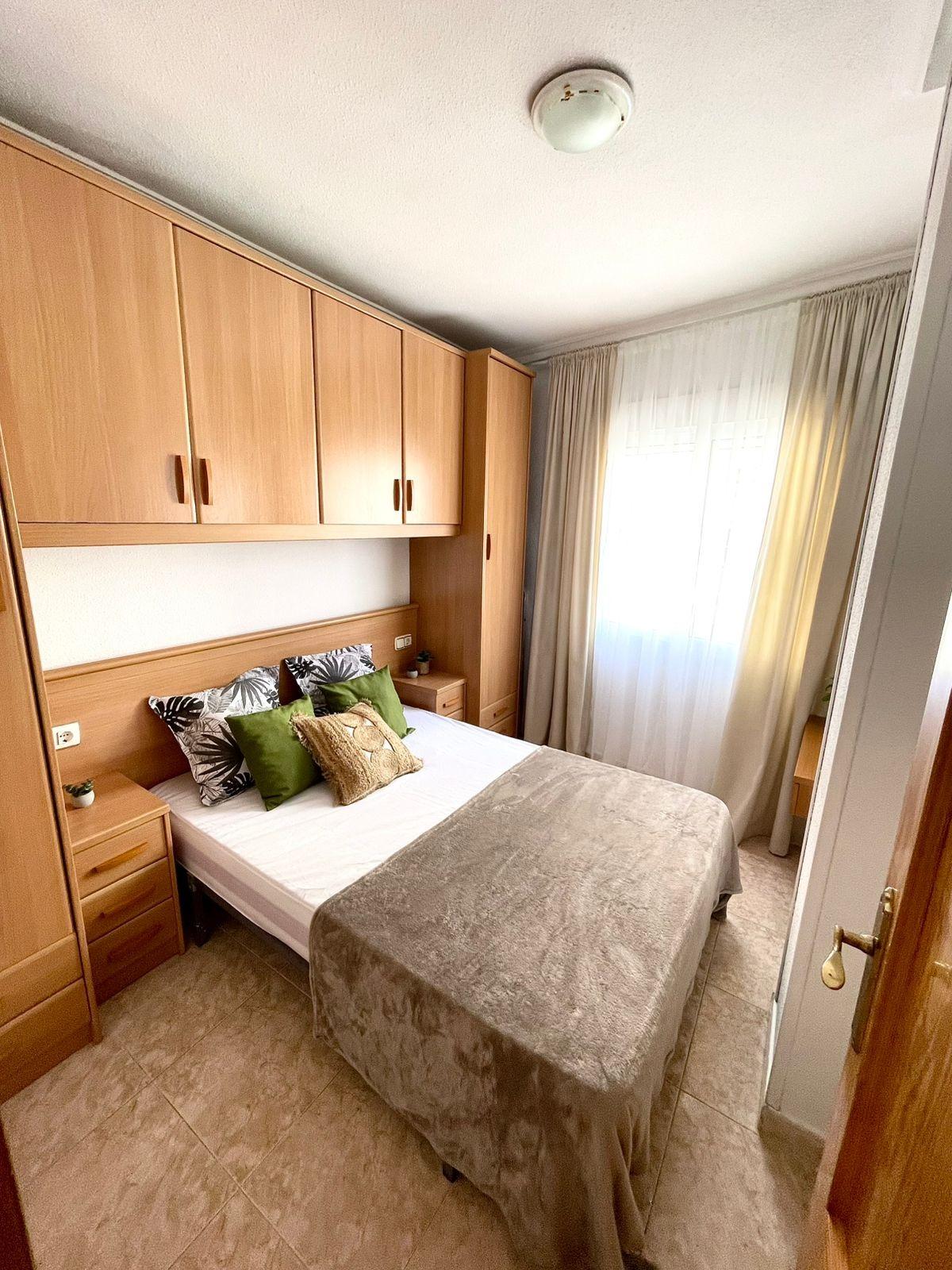 For sale - 2 Bedroom 1 Bathroom Apartment in Torrevieja - Centro  - Alicante