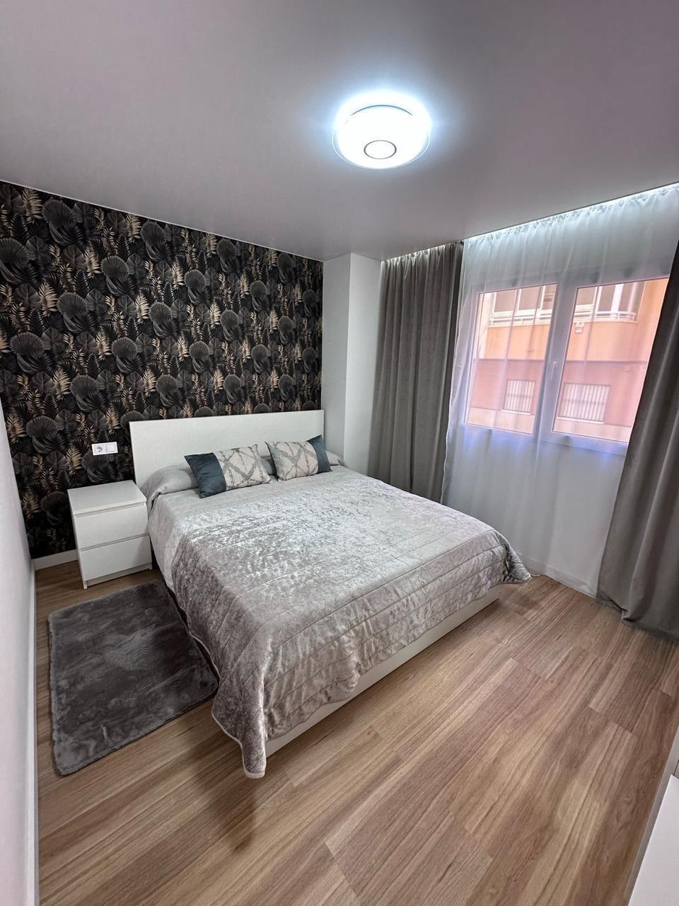 For sale - 2 Bedroom 1 Bathroom Apartment in Torrevieja - Estacion De Autobuses  - Alicante