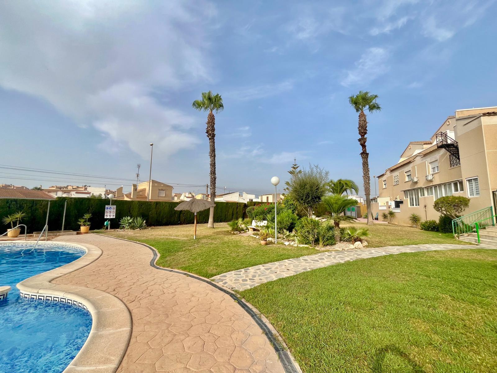 For sale - 2 Bedroom 1 Bathroom Bungalow in Orihuela Costa - La Chismosa  - Alicante
