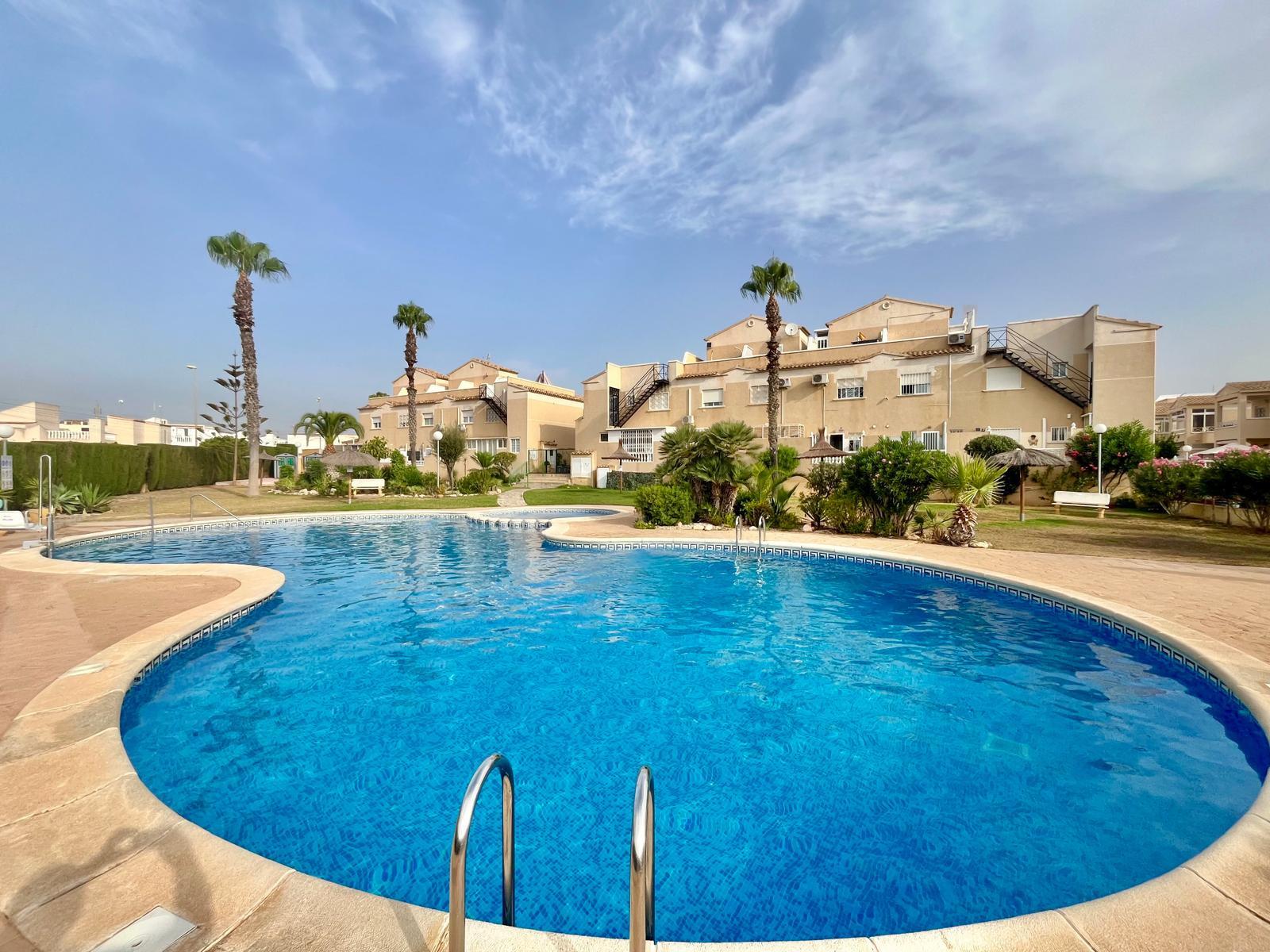 For sale - 2 Bedroom 1 Bathroom Bungalow in Orihuela Costa - La Chismosa  - Alicante