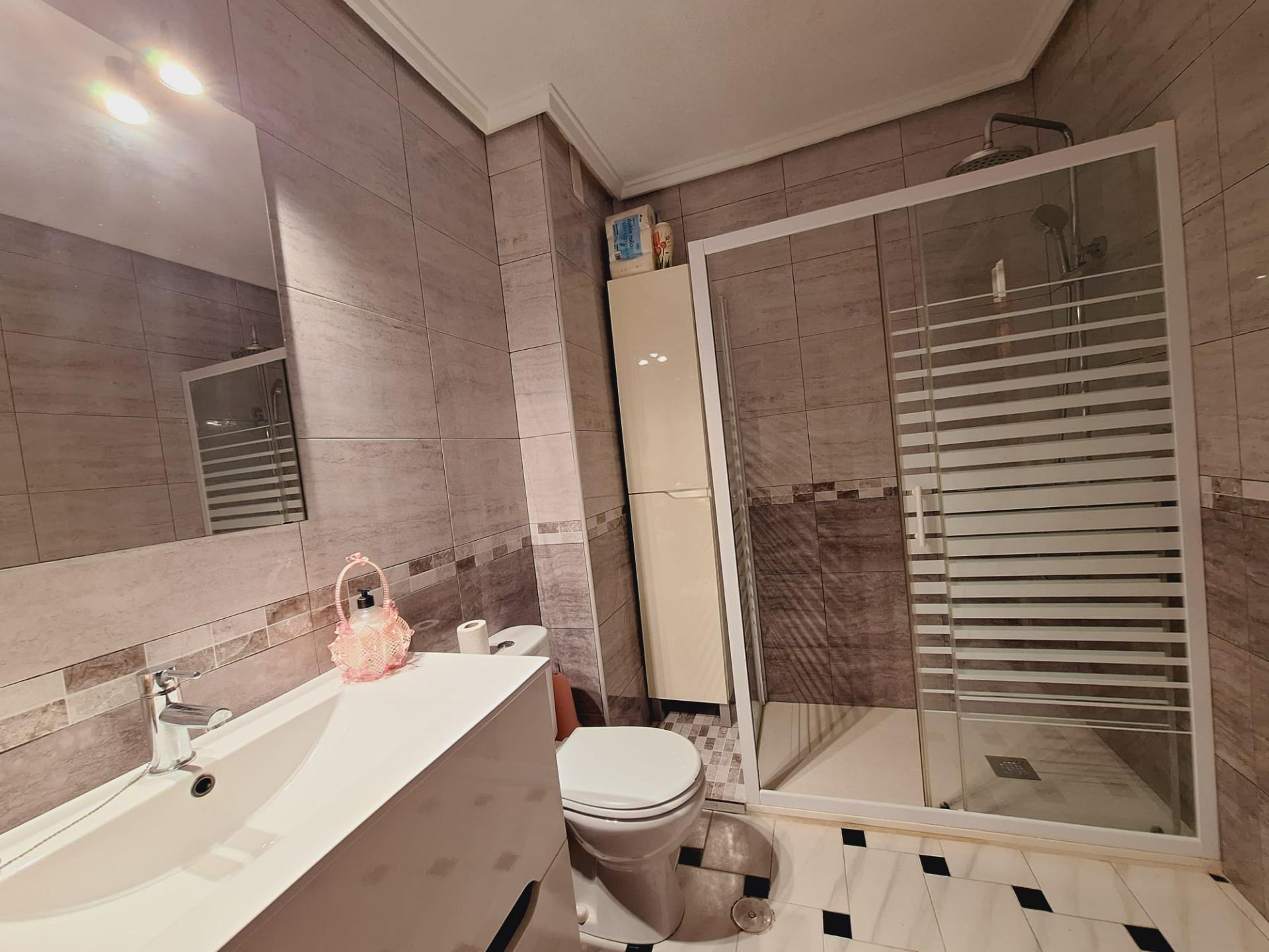 For sale - 3 Bedroom 1 Bathroom Apartment in Torrevieja - Acequion  - Alicante