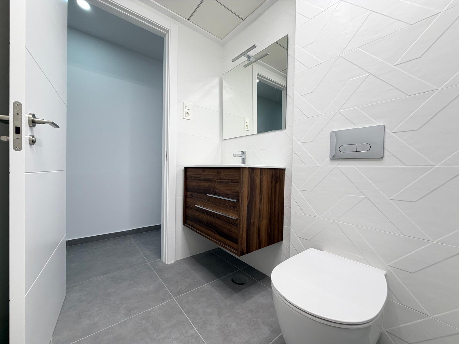 For sale - 3 Bedroom 2 Bathroom Apartment in Torrevieja - Estacion De Autobuses  - Alicante