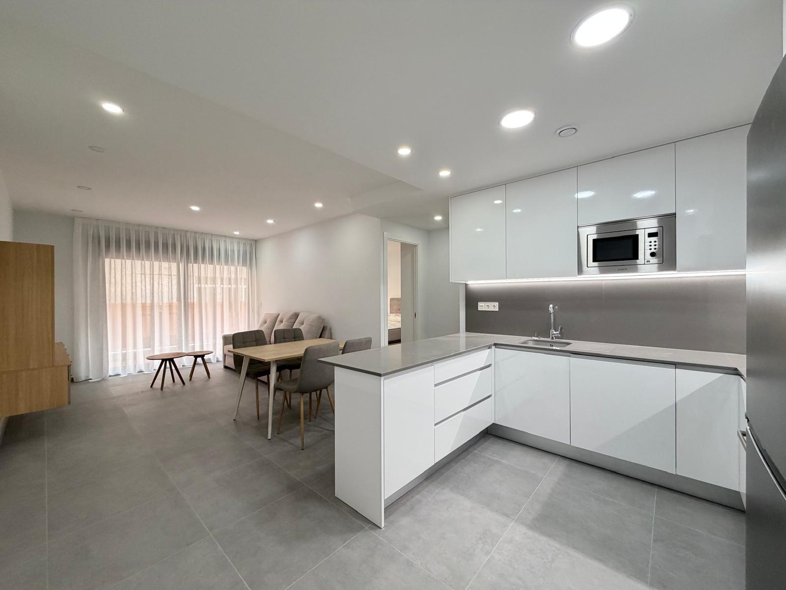 For sale - 3 Bedroom 2 Bathroom Apartment in Torrevieja - Estacion De Autobuses  - Alicante