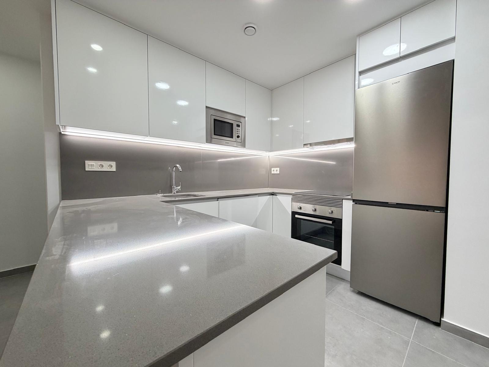 For sale - 3 Bedroom 2 Bathroom Apartment in Torrevieja - Estacion De Autobuses  - Alicante