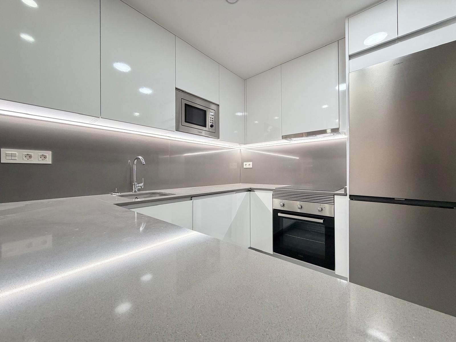 For sale - 3 Bedroom 2 Bathroom Apartment in Torrevieja - Estacion De Autobuses  - Alicante