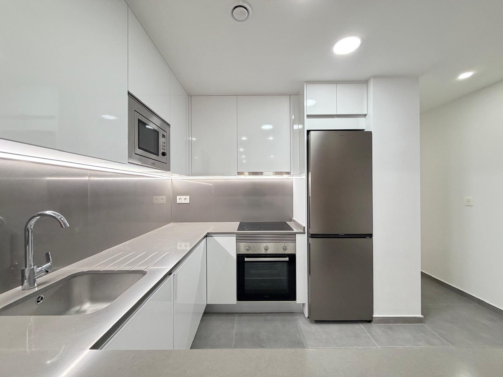 For sale - 3 Bedroom 2 Bathroom Apartment in Torrevieja - Estacion De Autobuses  - Alicante