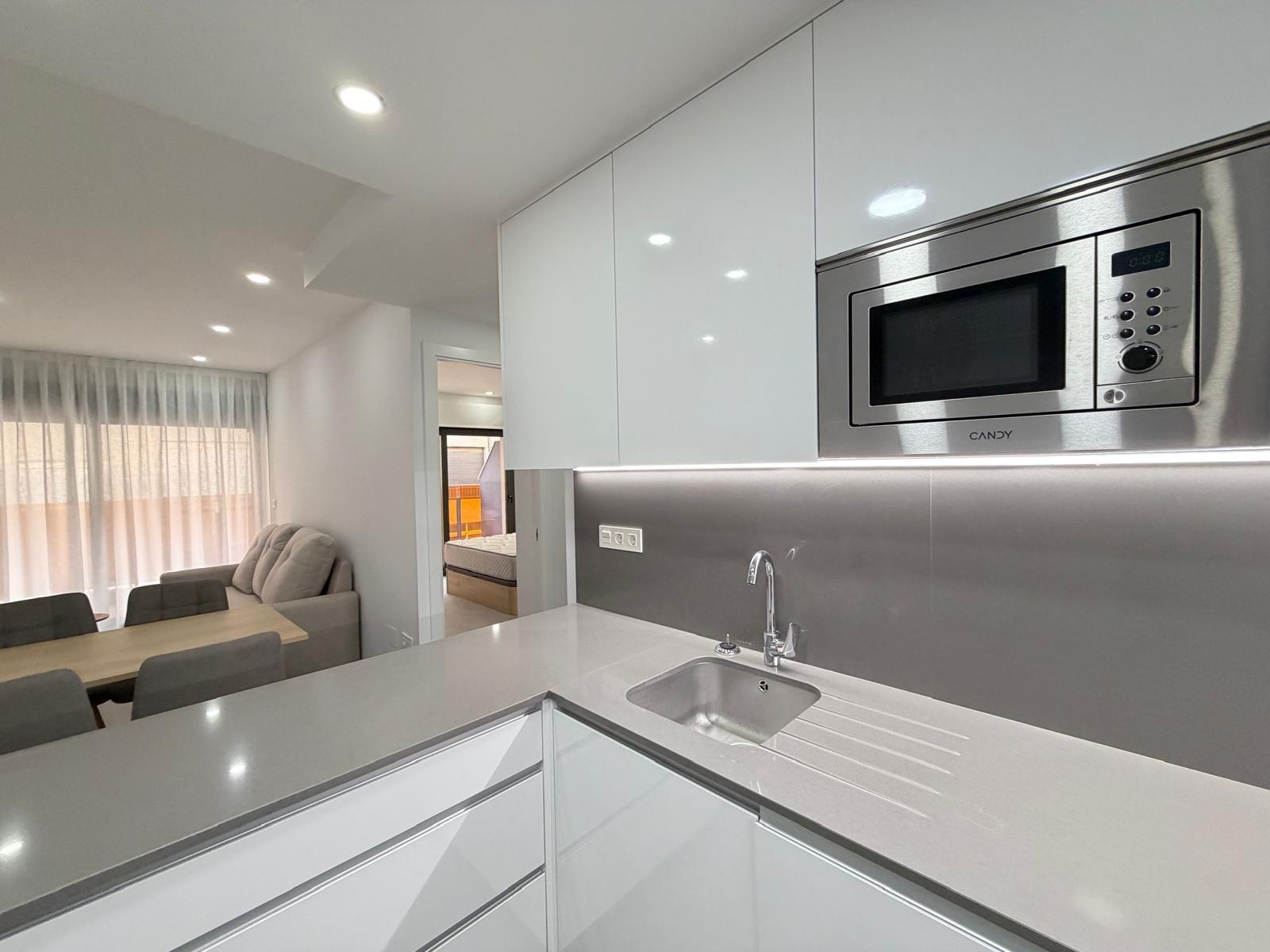 For sale - 3 Bedroom 2 Bathroom Apartment in Torrevieja - Estacion De Autobuses  - Alicante