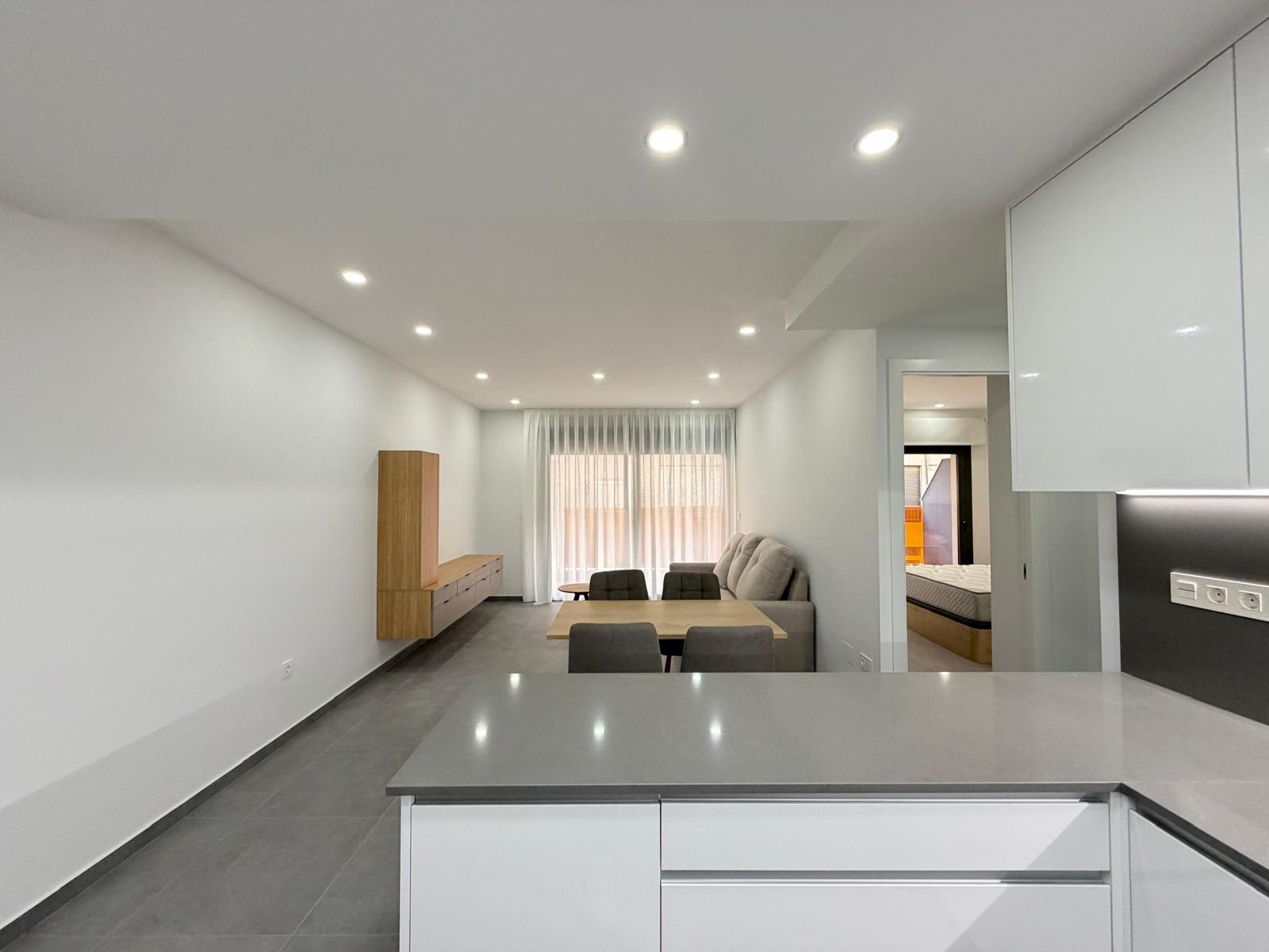 For sale - 3 Bedroom 2 Bathroom Apartment in Torrevieja - Estacion De Autobuses  - Alicante