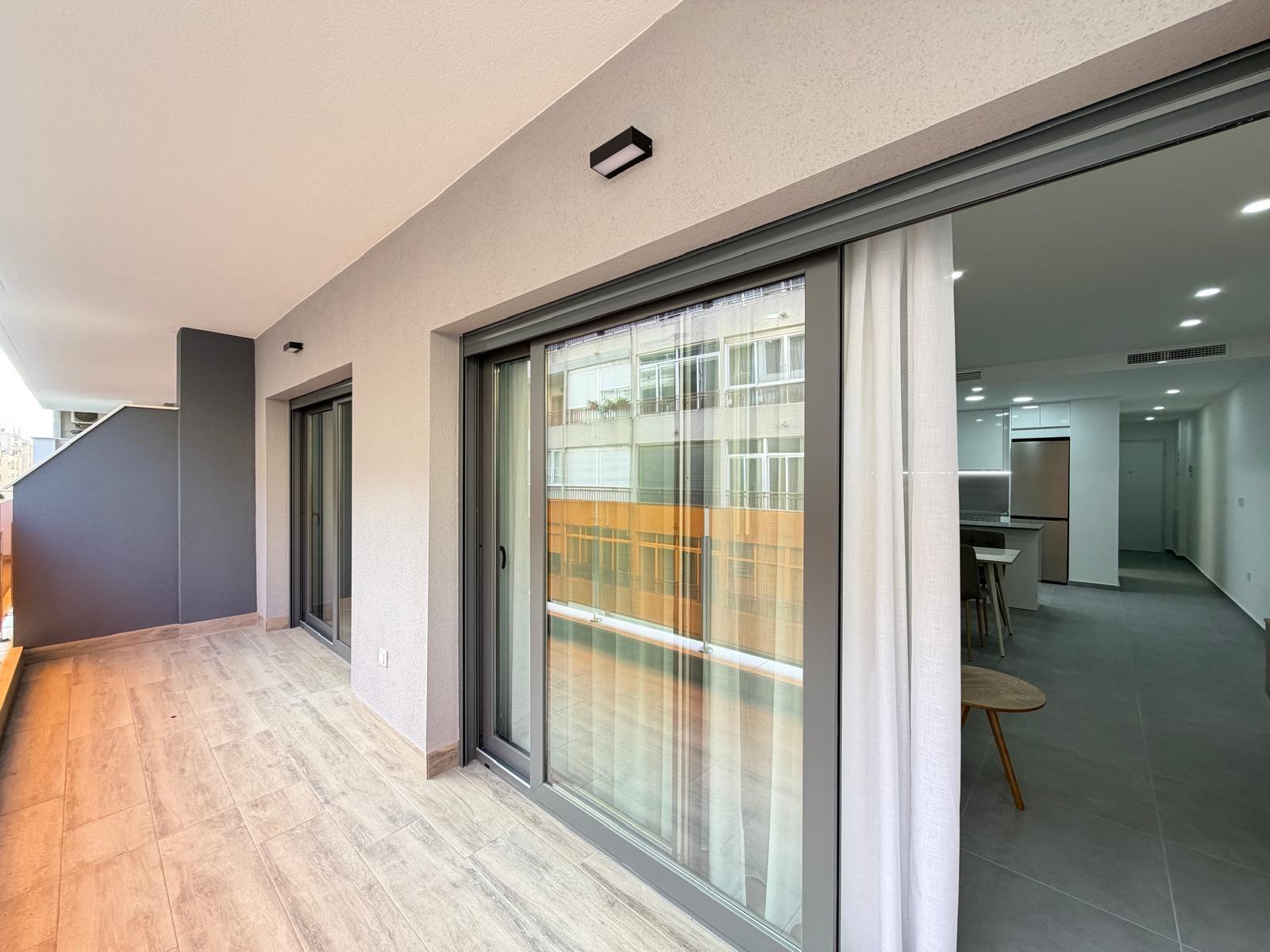 For sale - 3 Bedroom 2 Bathroom Apartment in Torrevieja - Estacion De Autobuses  - Alicante