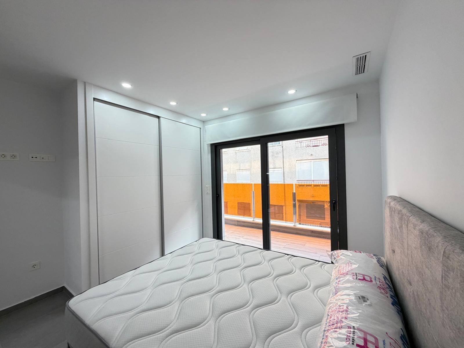 For sale - 3 Bedroom 2 Bathroom Apartment in Torrevieja - Estacion De Autobuses  - Alicante