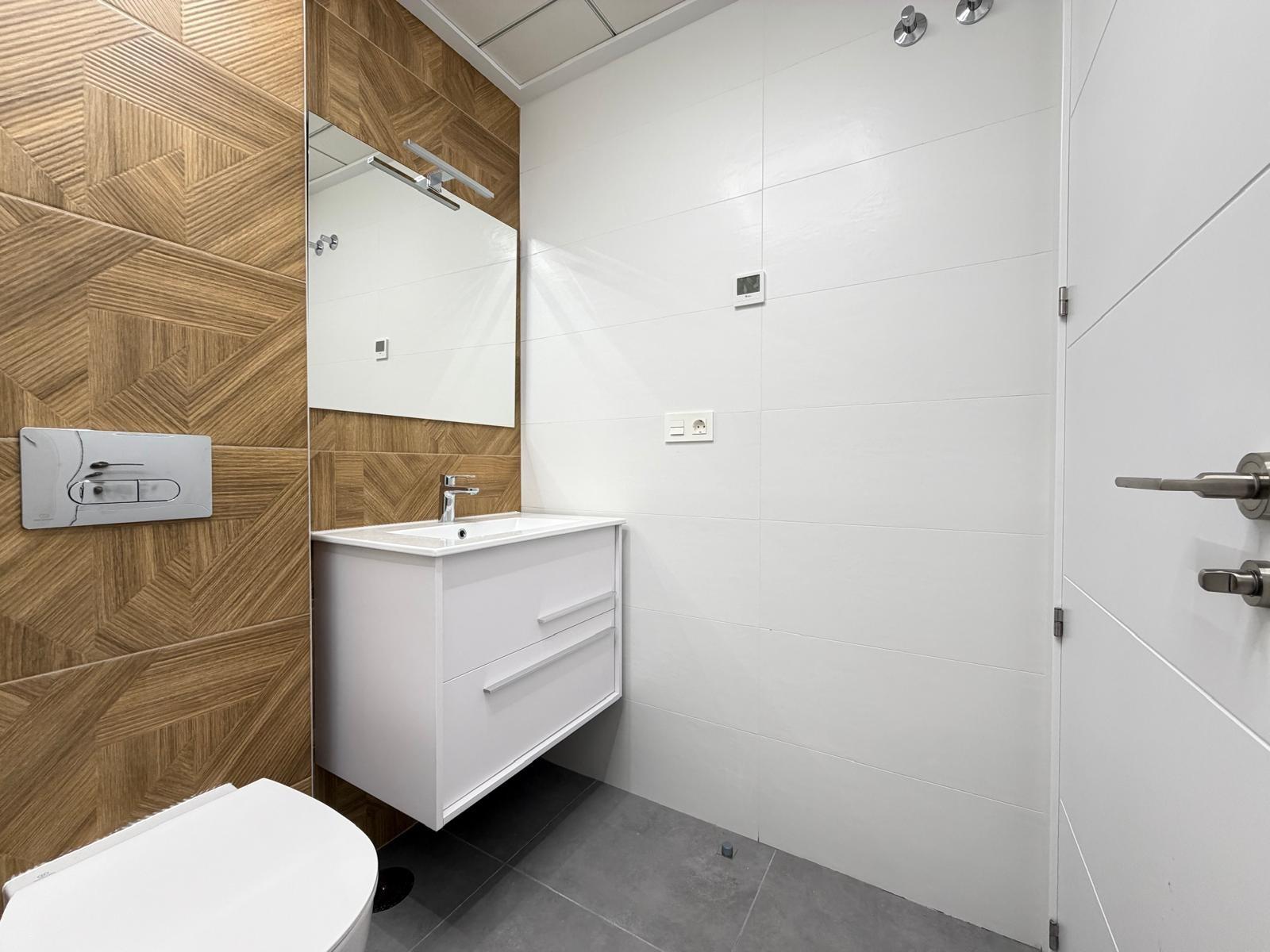 For sale - 3 Bedroom 2 Bathroom Apartment in Torrevieja - Estacion De Autobuses  - Alicante