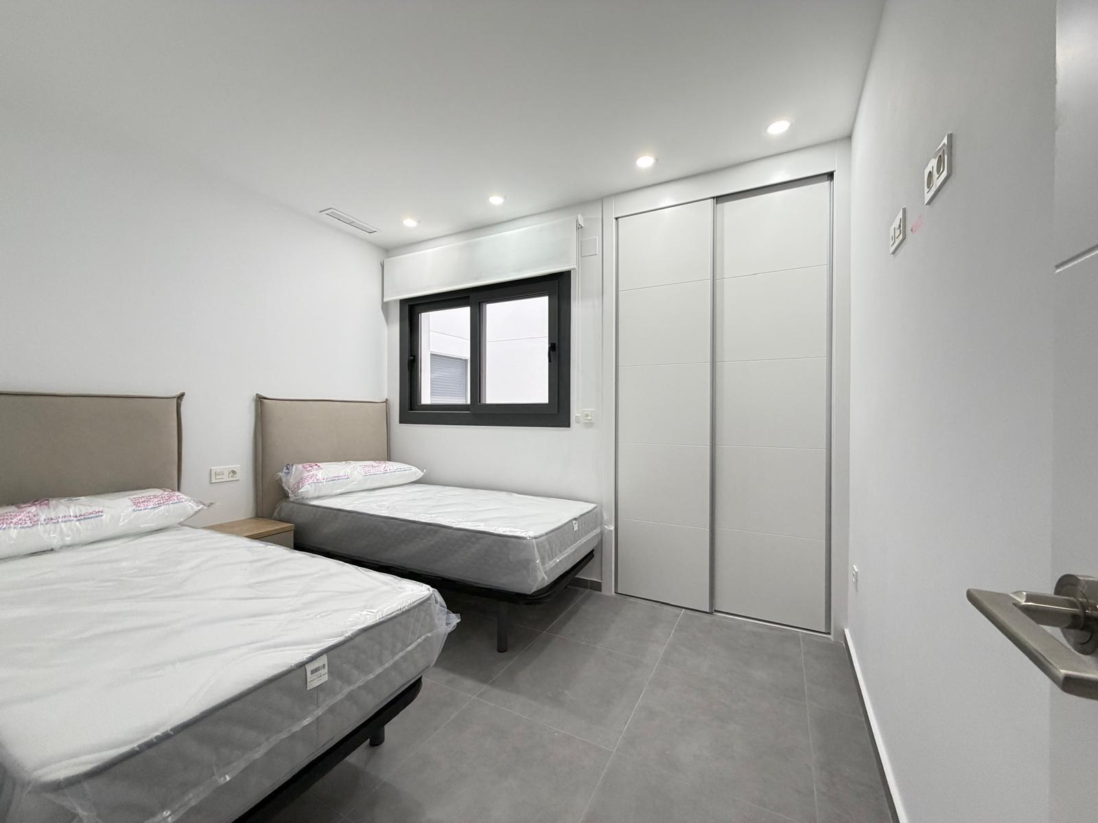 For sale - 3 Bedroom 2 Bathroom Apartment in Torrevieja - Estacion De Autobuses  - Alicante