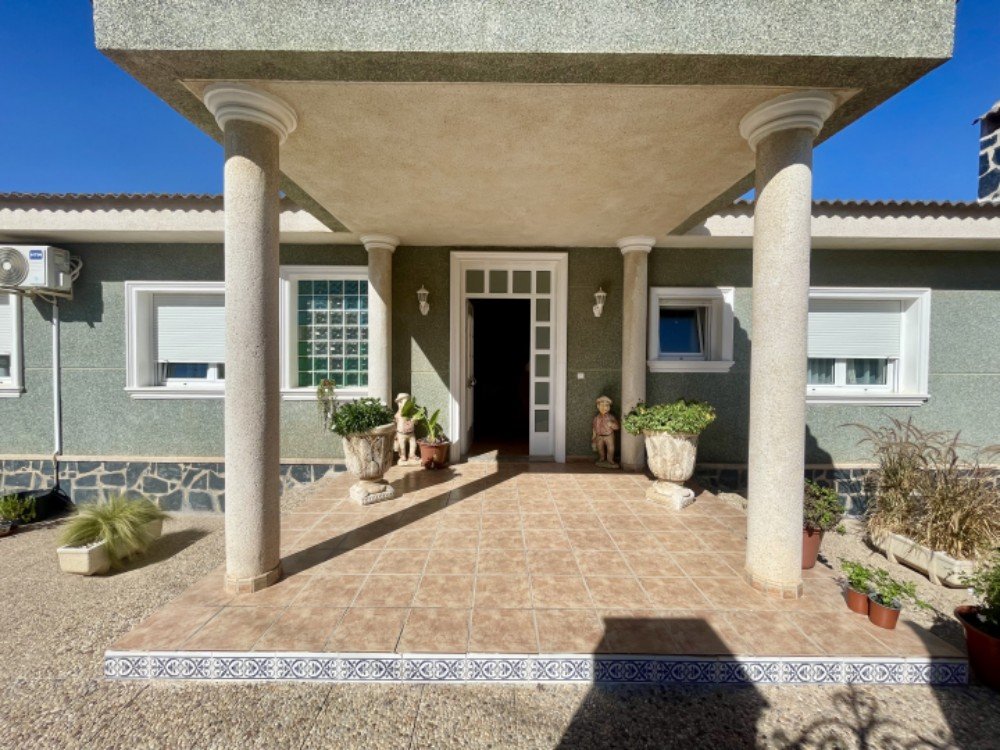 Sold - 4 Bedroom 3 Bathroom Villa in Ciudad Quesada - Costa Blanca  - Alicante