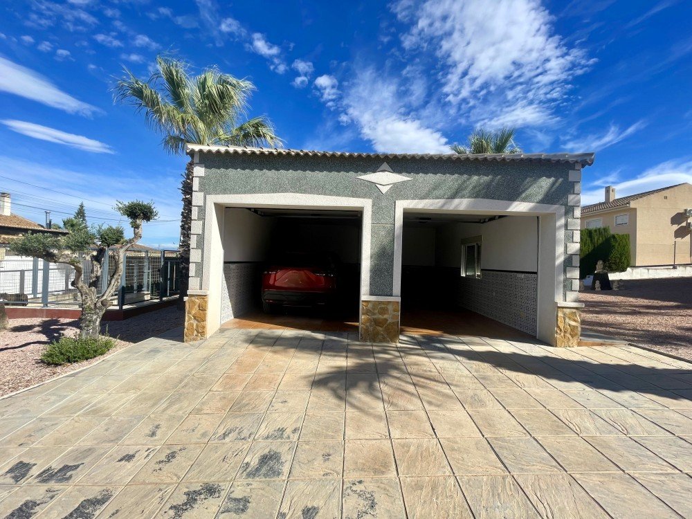 Sold - 4 Bedroom 3 Bathroom Villa in Ciudad Quesada - Costa Blanca  - Alicante
