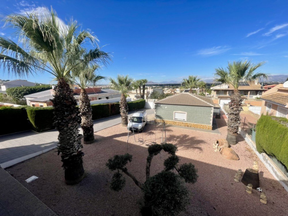 Sold - 4 Bedroom 3 Bathroom Villa in Ciudad Quesada - Costa Blanca  - Alicante