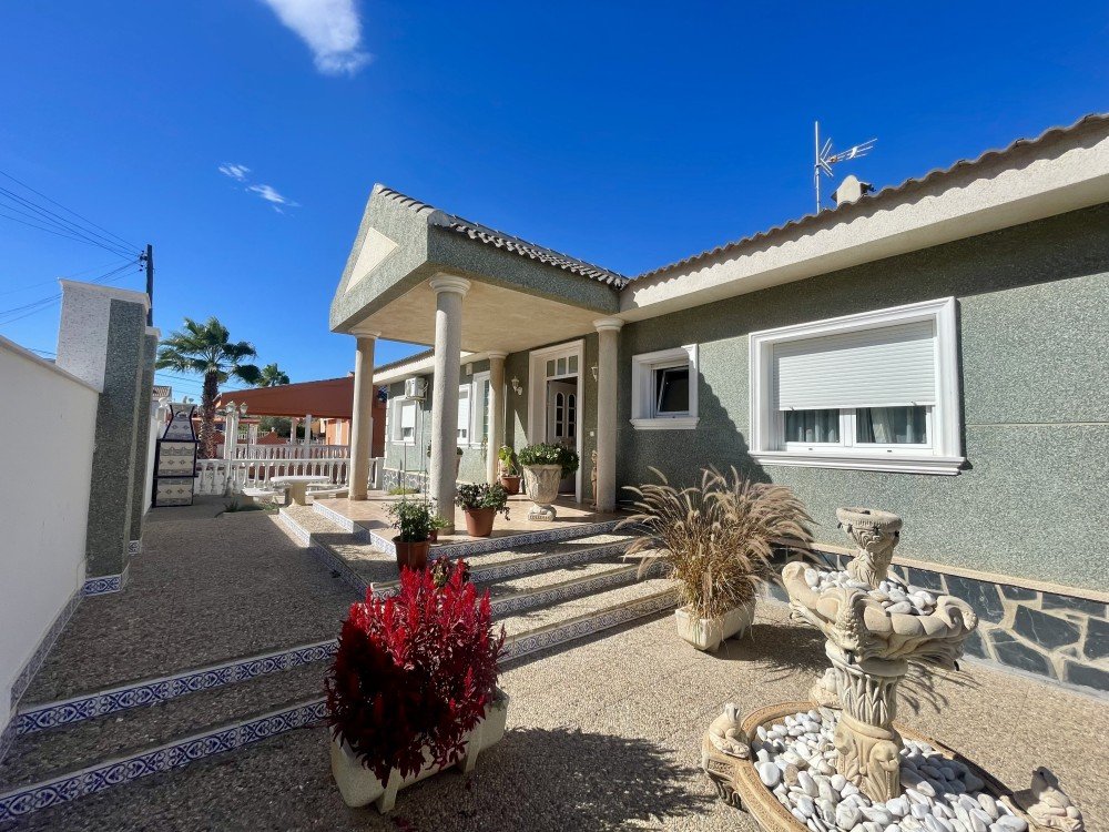 Sold - 4 Bedroom 3 Bathroom Villa in Ciudad Quesada - Costa Blanca  - Alicante