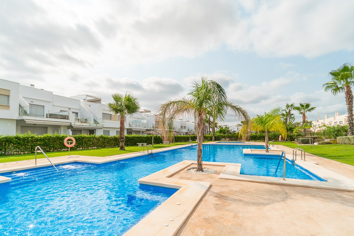 For sale - 2 Bedroom 2 Bathroom Bungalow in Vistabella Golf Entre Naranjos - Inland  - Alicante