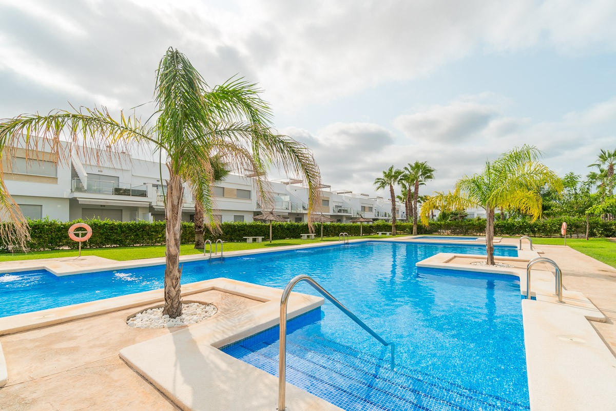For sale - 2 Bedroom 2 Bathroom Bungalow in Vistabella Golf Entre Naranjos - Inland  - Alicante