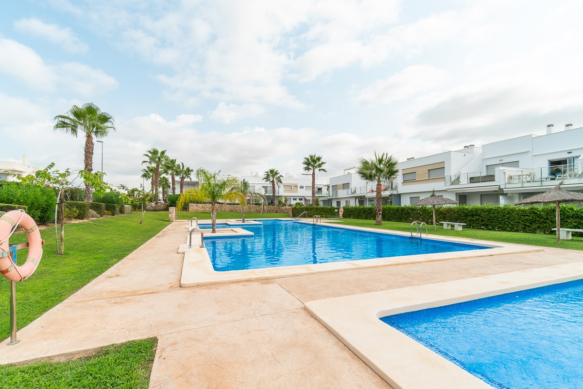 For sale - 2 Bedroom 2 Bathroom Bungalow in Vistabella Golf Entre Naranjos - Inland  - Alicante