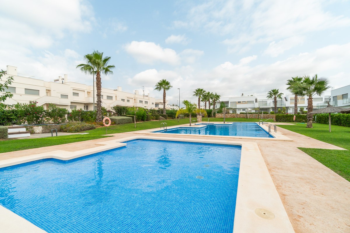 For sale - 2 Bedroom 2 Bathroom Bungalow in Vistabella Golf Entre Naranjos - Inland  - Alicante