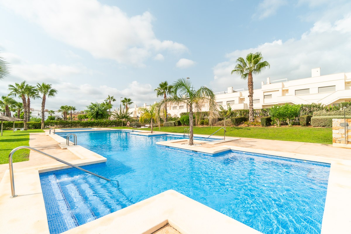 For sale - 2 Bedroom 2 Bathroom Bungalow in Vistabella Golf Entre Naranjos - Inland  - Alicante
