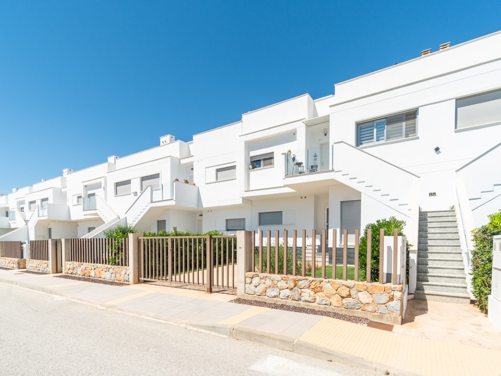 2 Bedroom 2 Bathroom Bungalow in Vistabella Golf Entre Naranjos