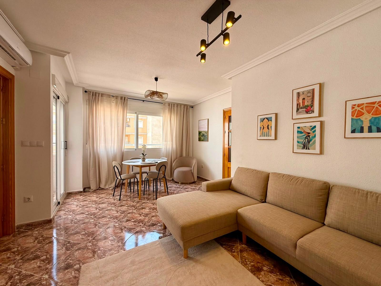 For sale - 2 Bedroom 2 Bathroom Apartment in Torrevieja - Playa Del Cura  - Alicante