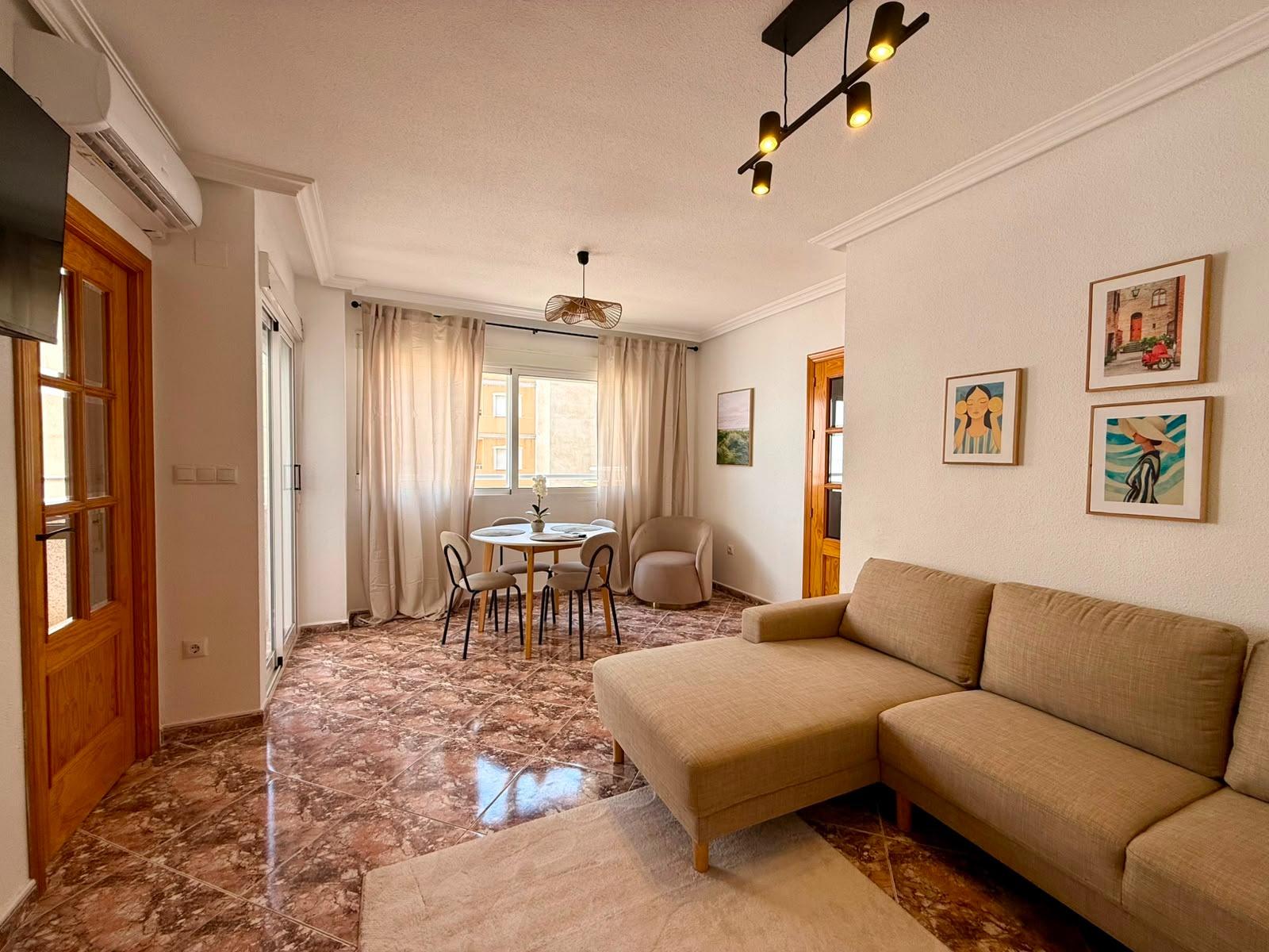For sale - 2 Bedroom 2 Bathroom Apartment in Torrevieja - Playa Del Cura  - Alicante