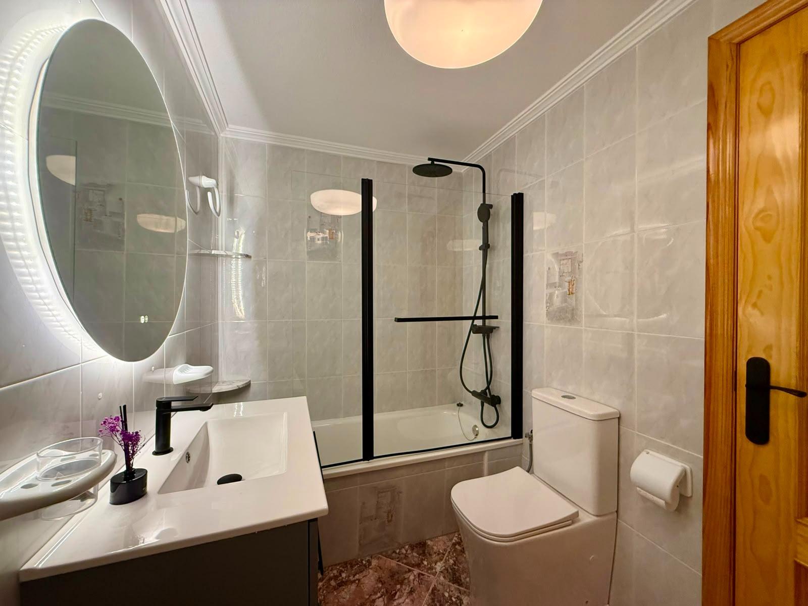 For sale - 2 Bedroom 2 Bathroom Apartment in Torrevieja - Playa Del Cura  - Alicante