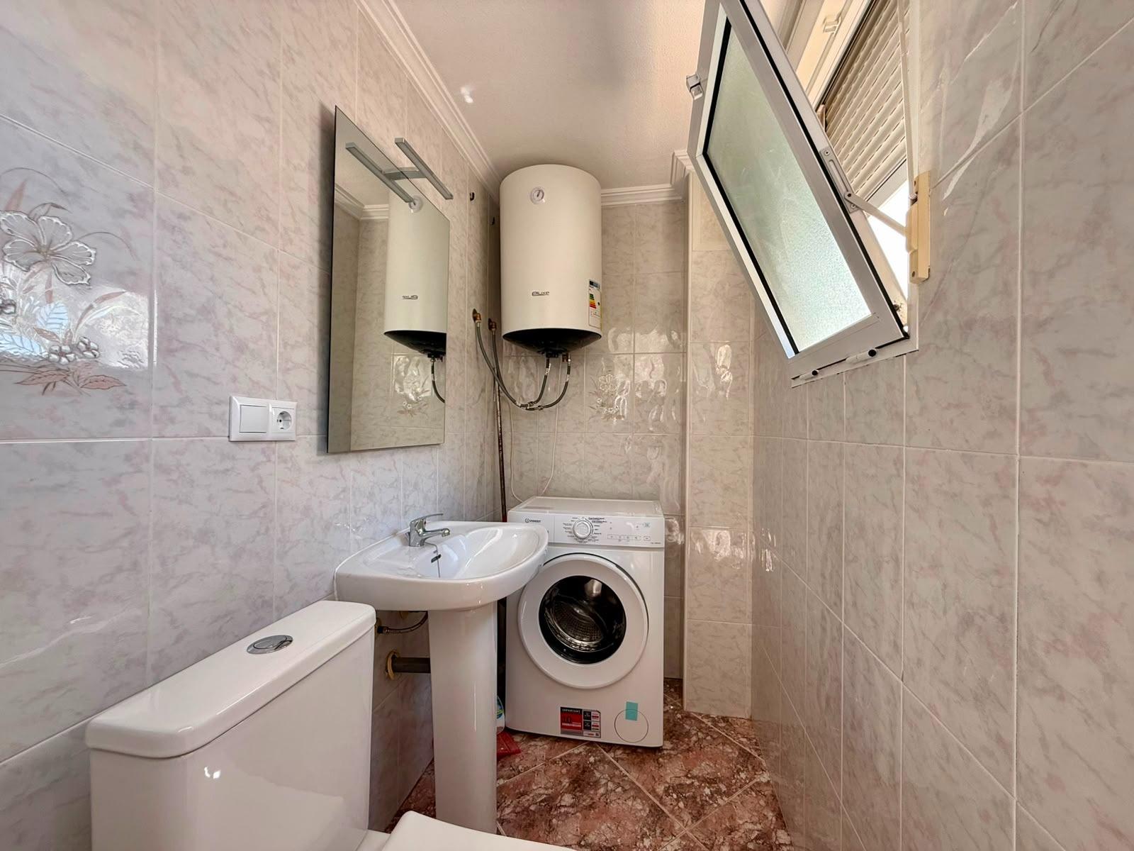 For sale - 2 Bedroom 2 Bathroom Apartment in Torrevieja - Playa Del Cura  - Alicante