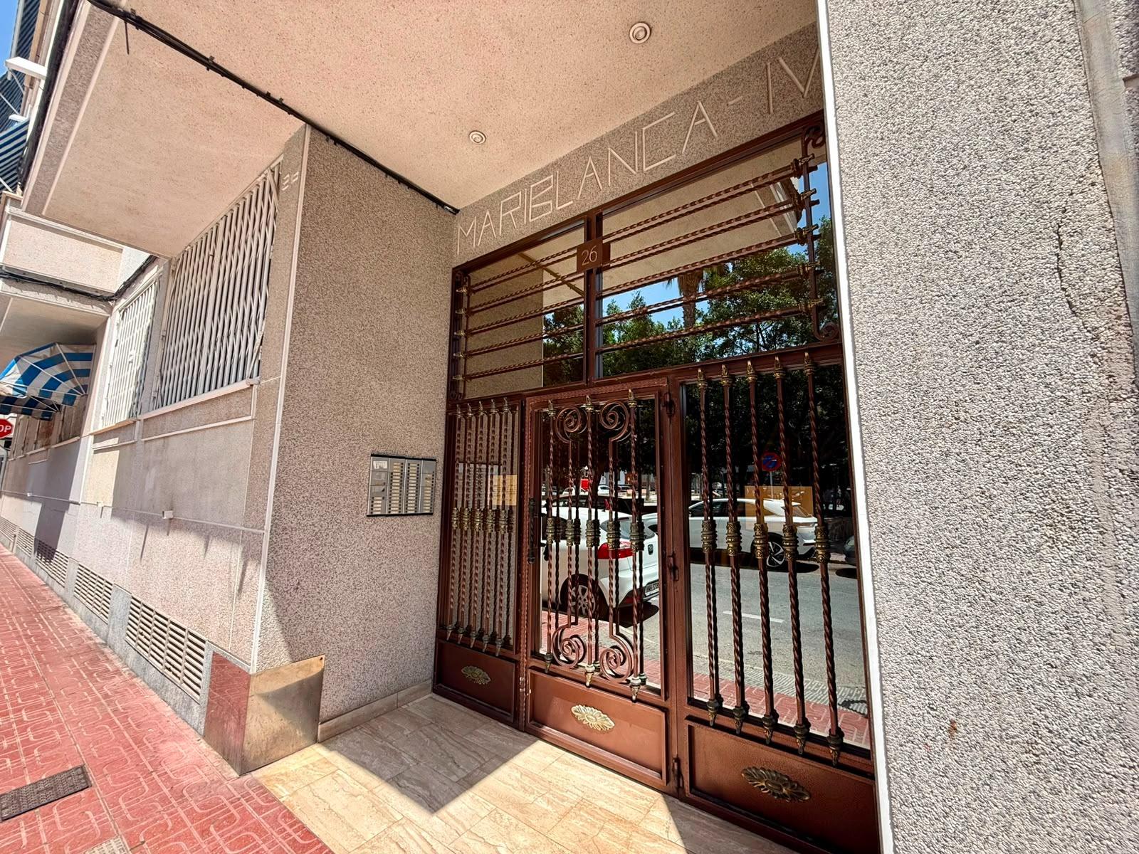 For sale - 2 Bedroom 2 Bathroom Apartment in Torrevieja - Playa Del Cura  - Alicante