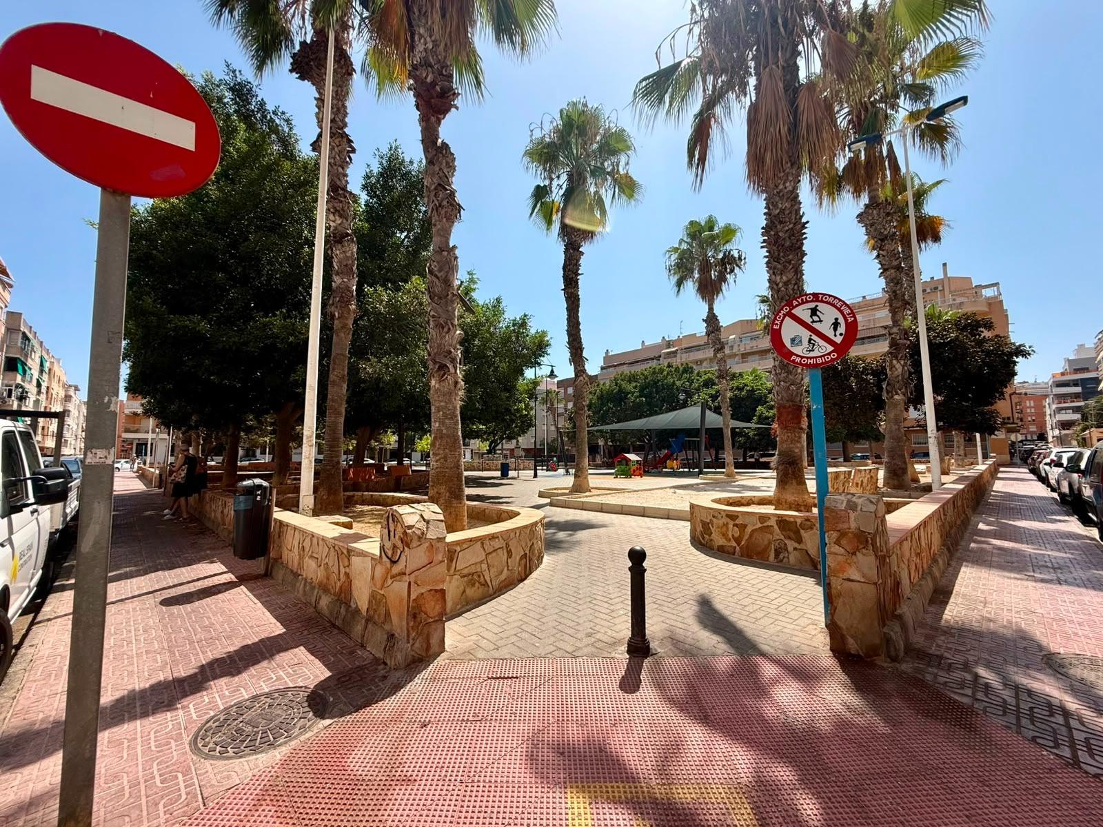 For sale - 2 Bedroom 2 Bathroom Apartment in Torrevieja - Playa Del Cura  - Alicante