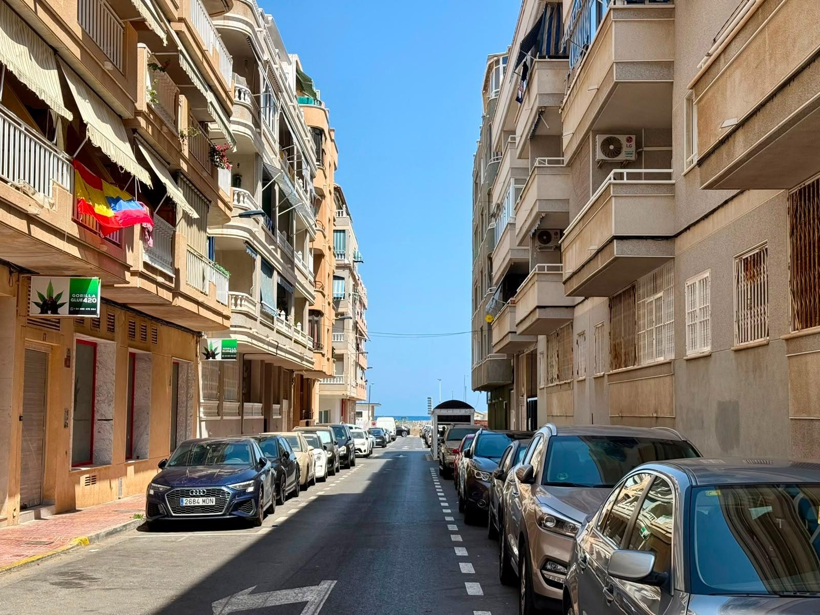 For sale - 2 Bedroom 2 Bathroom Apartment in Torrevieja - Playa Del Cura  - Alicante
