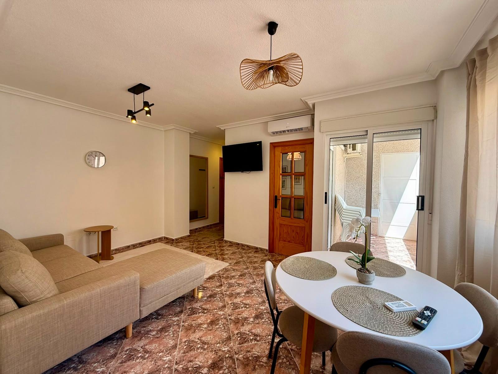 For sale - 2 Bedroom 2 Bathroom Apartment in Torrevieja - Playa Del Cura  - Alicante