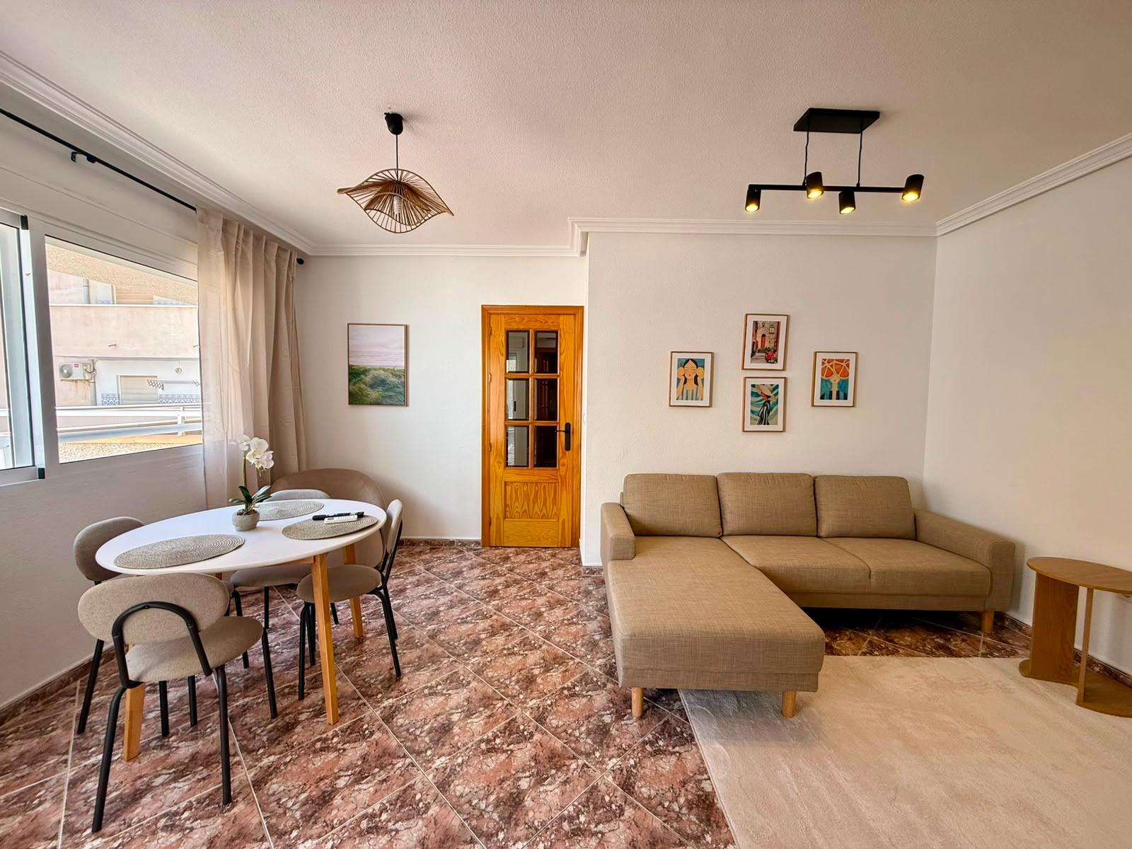 For sale - 2 Bedroom 2 Bathroom Apartment in Torrevieja - Playa Del Cura  - Alicante