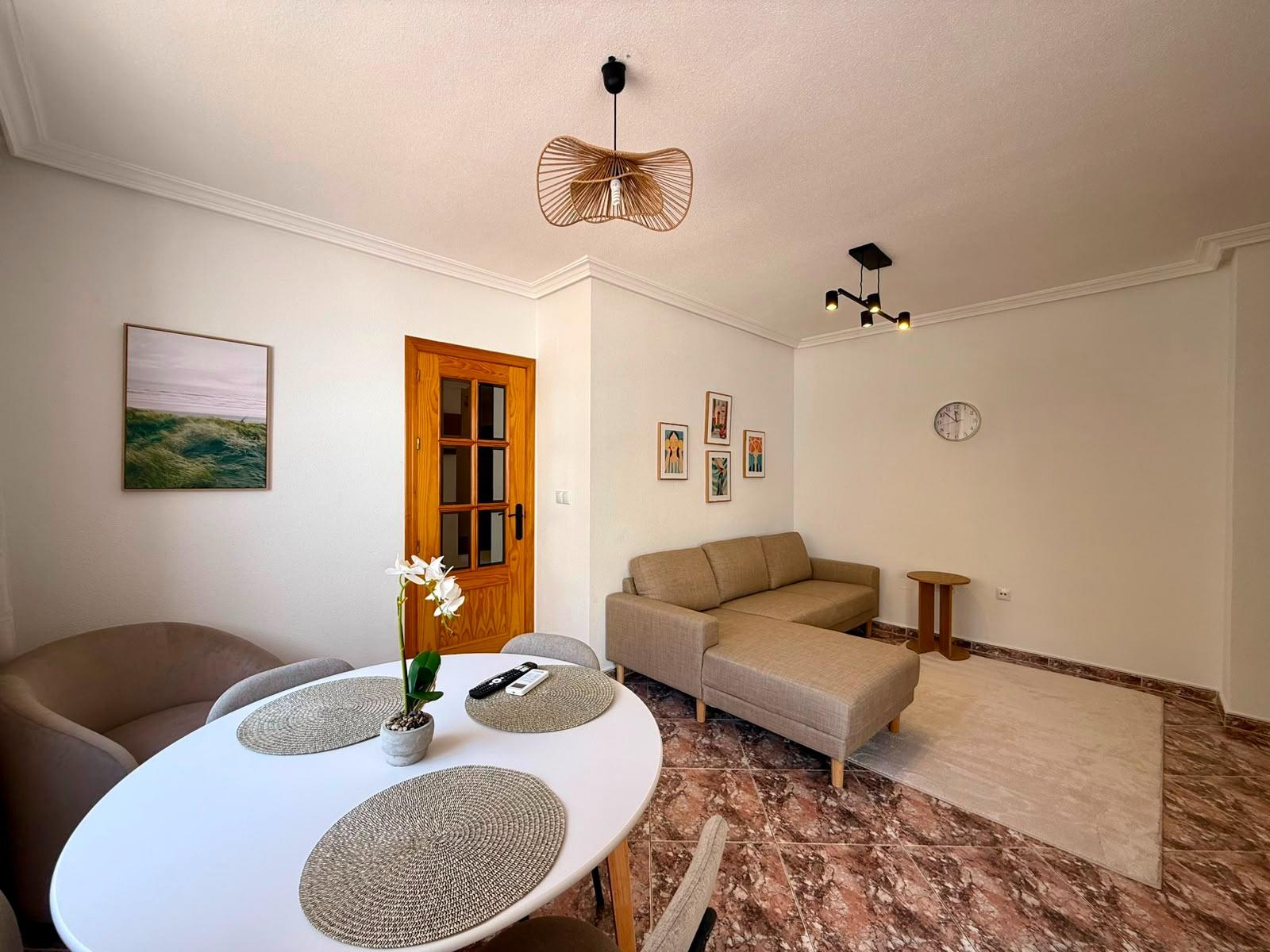 For sale - 2 Bedroom 2 Bathroom Apartment in Torrevieja - Playa Del Cura  - Alicante