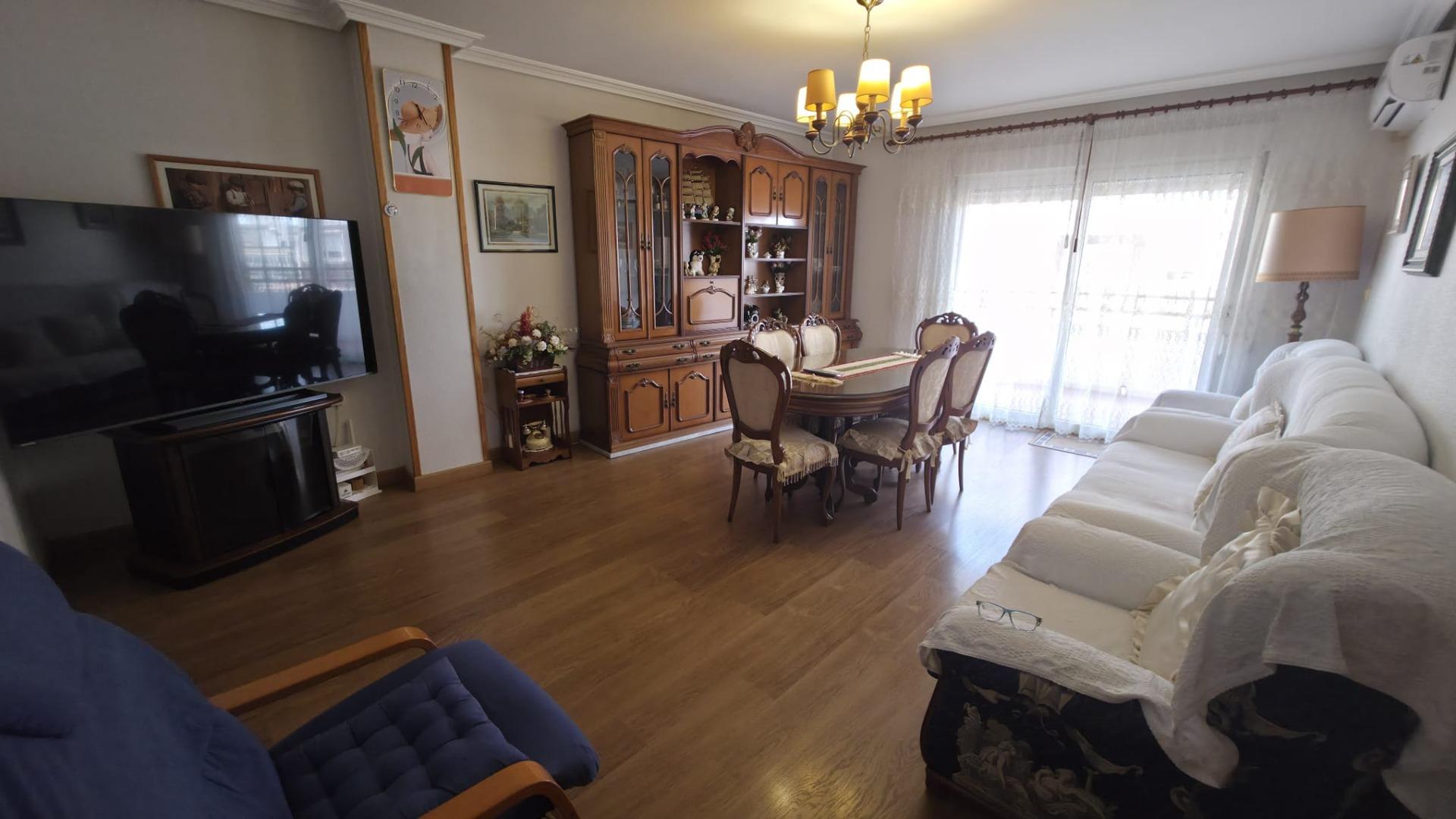 For sale - 3 Bedroom 2 Bathroom Apartment in Torrevieja - Acequion  - Alicante