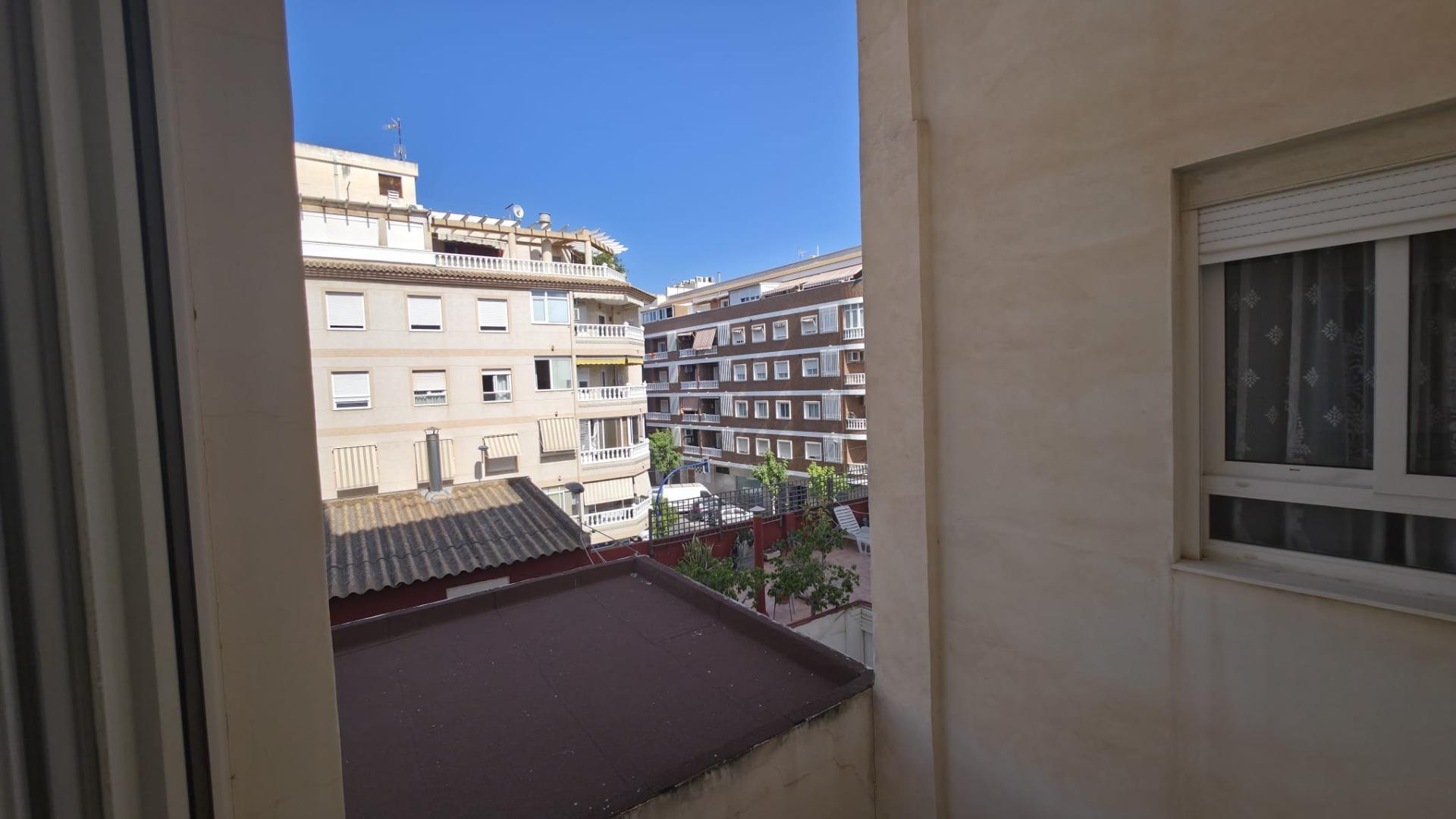 For sale - 3 Bedroom 2 Bathroom Apartment in Torrevieja - Acequion  - Alicante
