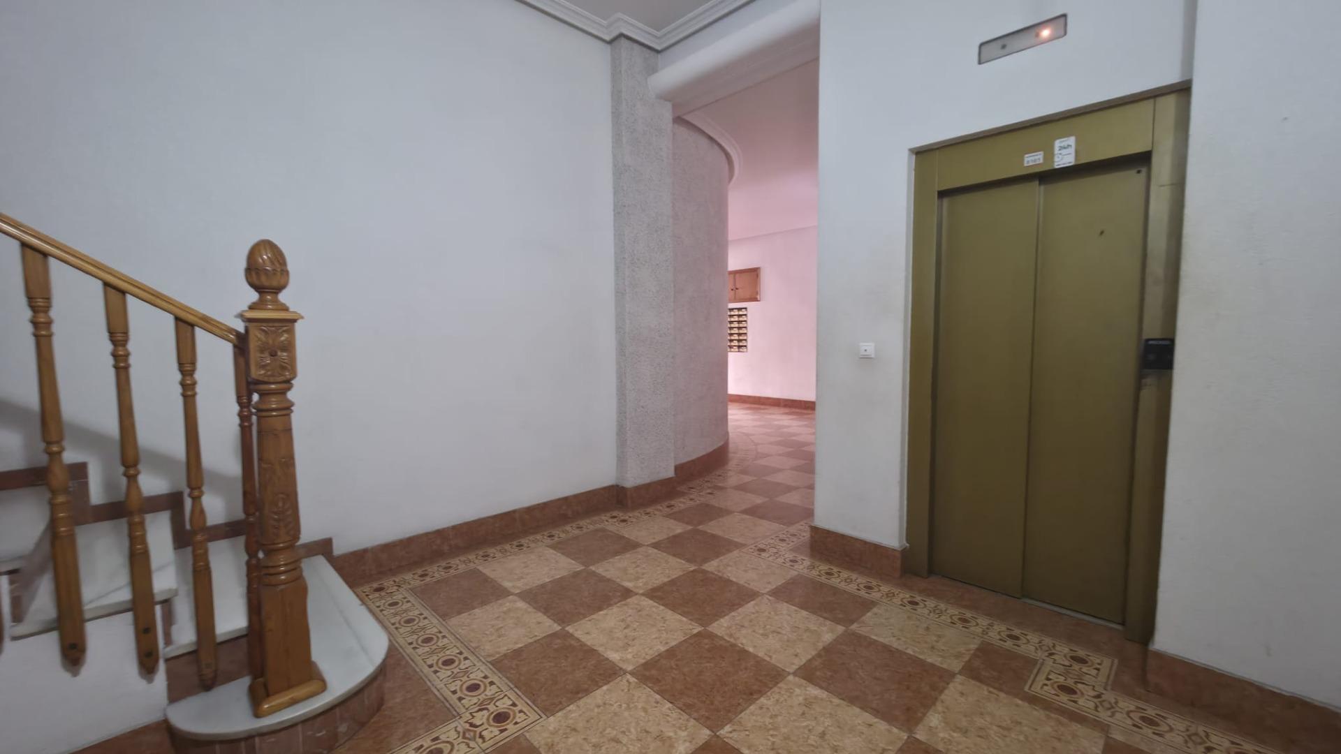 For sale - 3 Bedroom 2 Bathroom Apartment in Torrevieja - Acequion  - Alicante