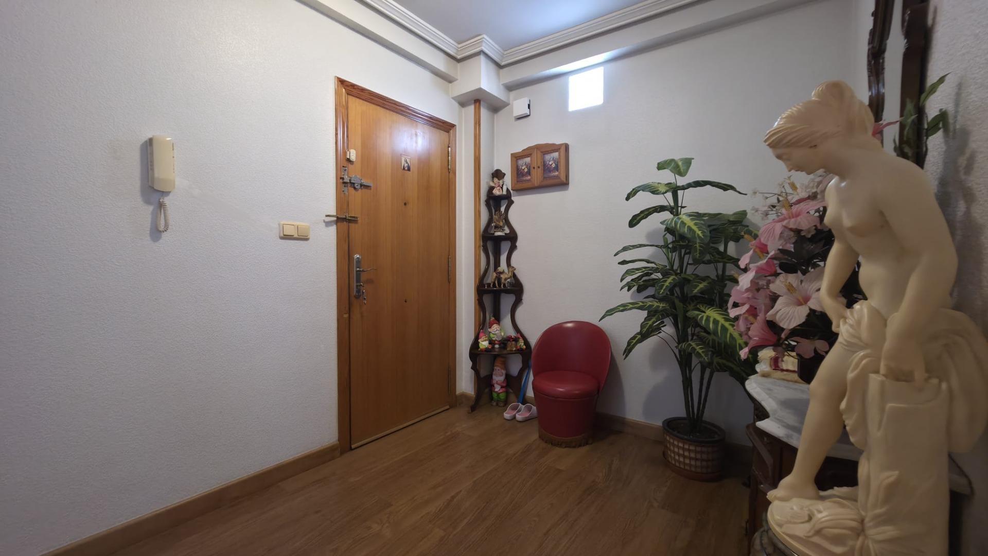 For sale - 3 Bedroom 2 Bathroom Apartment in Torrevieja - Acequion  - Alicante