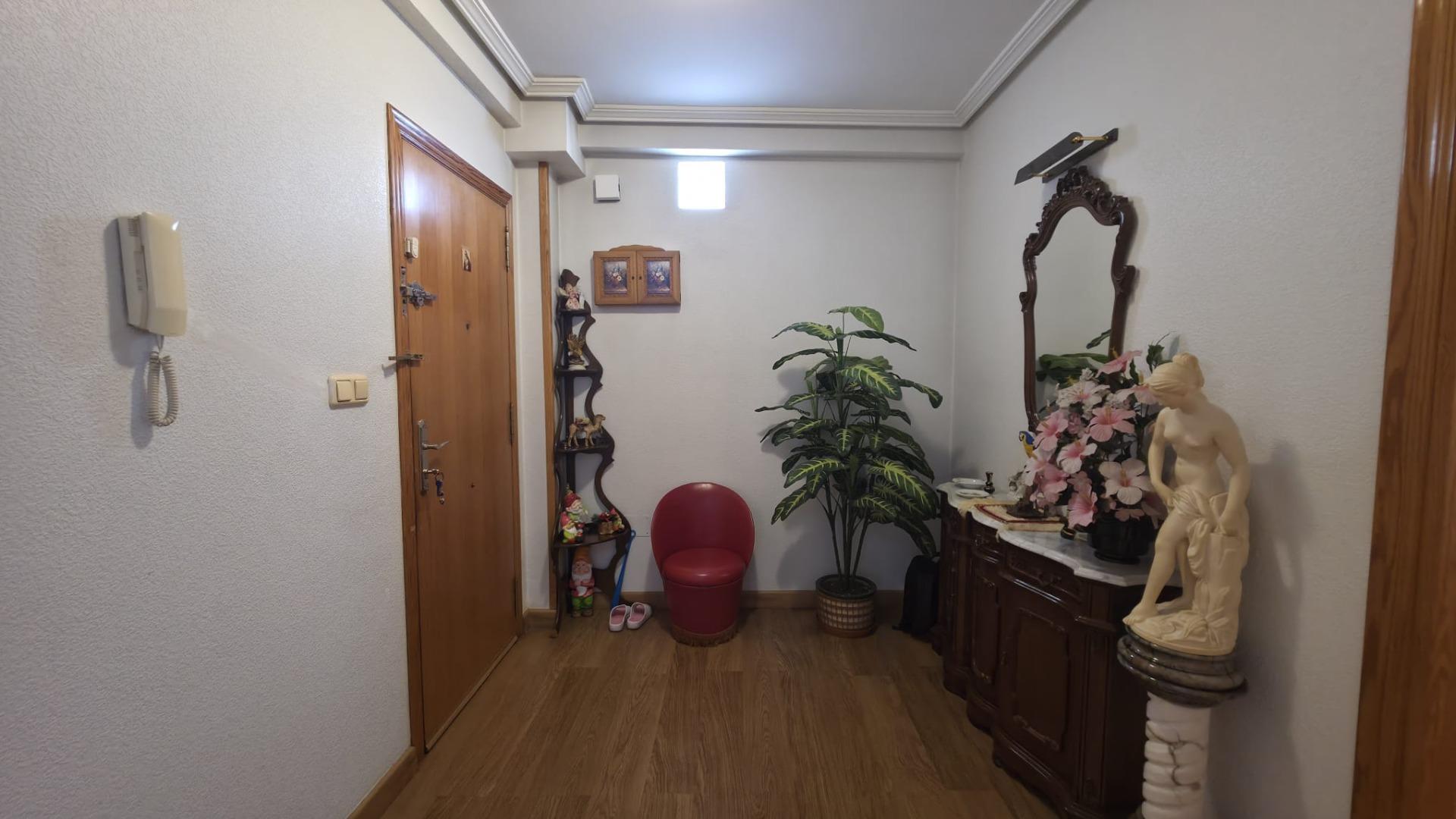 For sale - 3 Bedroom 2 Bathroom Apartment in Torrevieja - Acequion  - Alicante