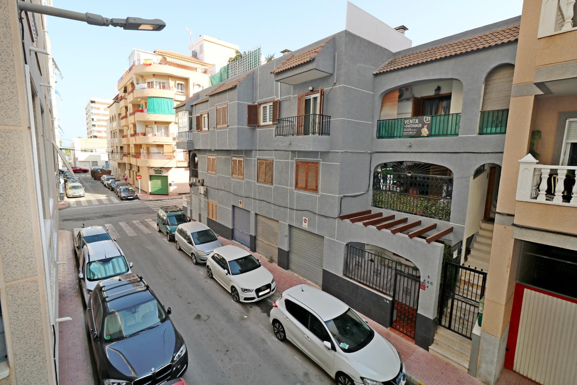 For sale - 2 Bedroom 1 Bathroom Apartment in Torrevieja - Acequion  - Alicante