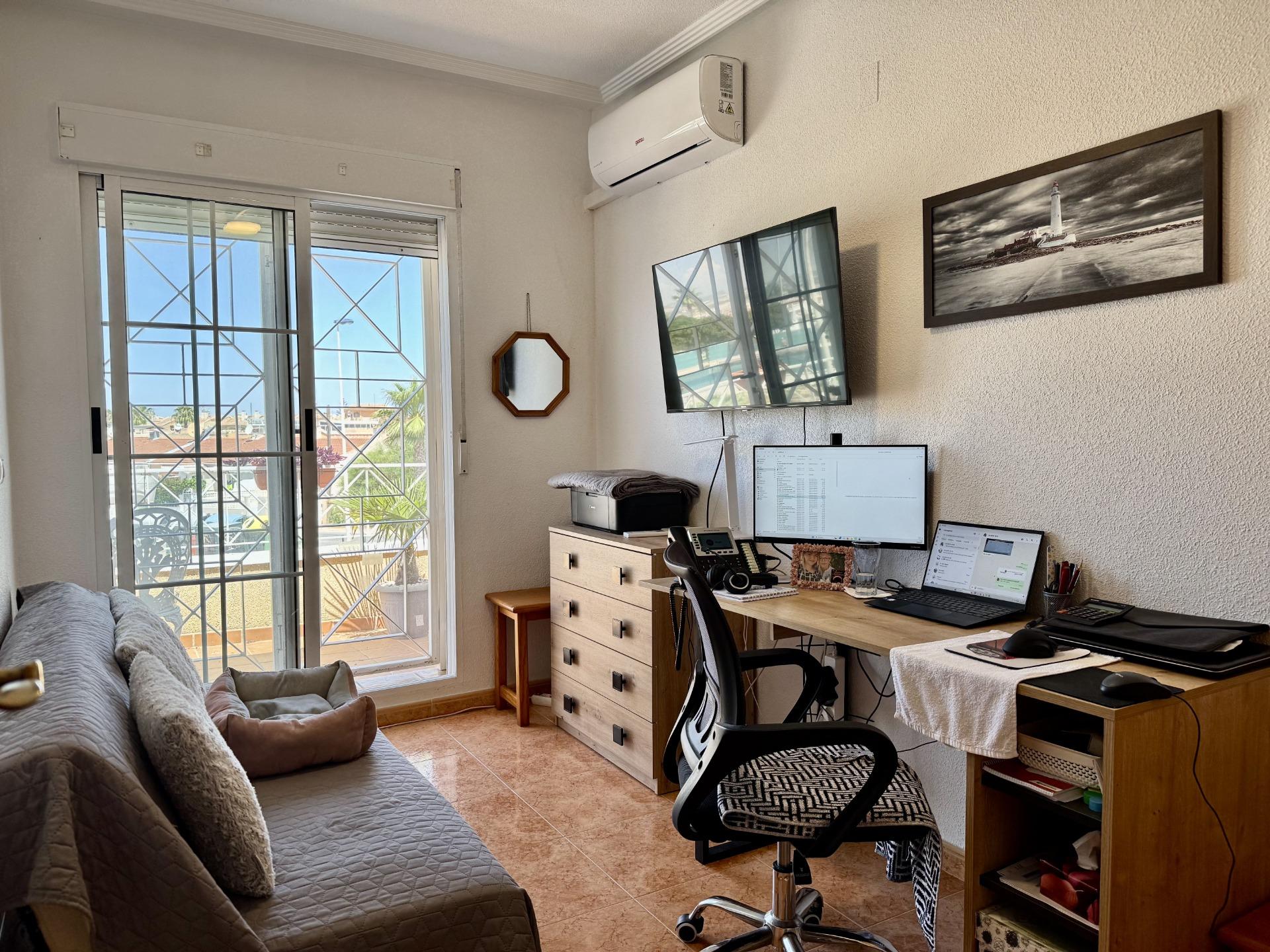 For sale - 2 Bedroom 1 Bathroom Town House in Torrevieja - La Siesta - El Salado - Torreta  - Alicante