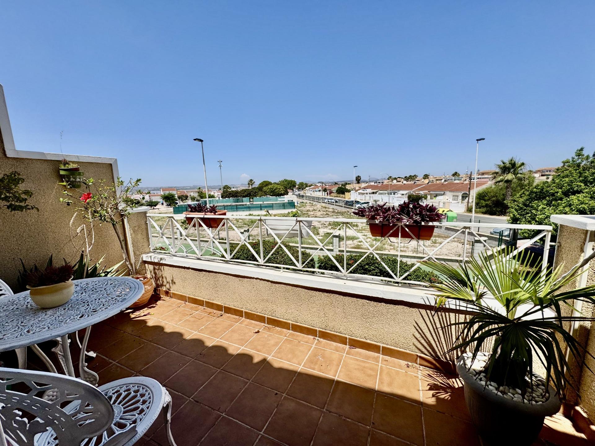 For sale - 2 Bedroom 1 Bathroom Town House in Torrevieja - La Siesta - El Salado - Torreta  - Alicante